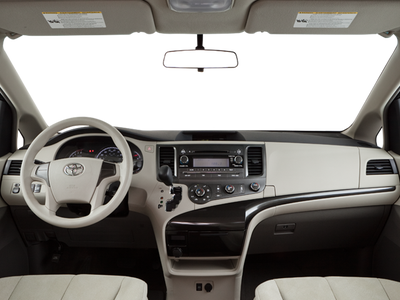 2013 Toyota Sienna XLE 8 Passenger