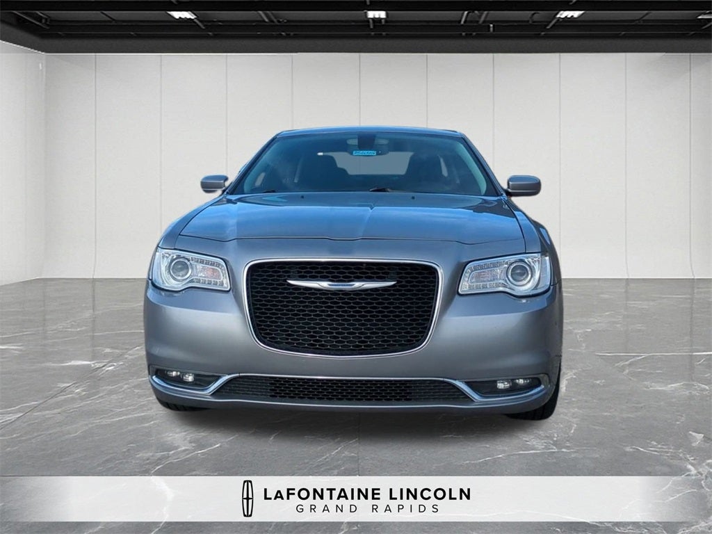 2018 Chrysler 300 Touring