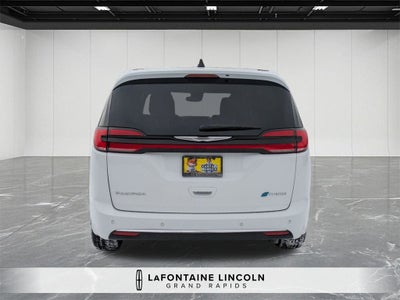 2025 Chrysler Pacifica Hybrid Select