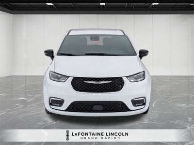 2025 Chrysler Pacifica Hybrid Select