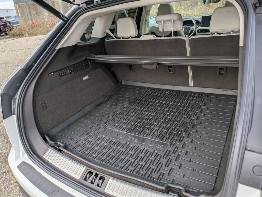 2022 Lincoln Nautilus Black Label