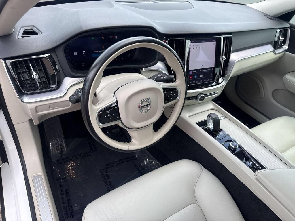 2024 Volvo S60 B5 Core Dark Theme