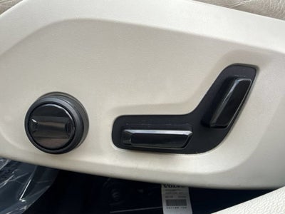 2024 Volvo S60 B5 Core Dark Theme