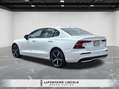 2024 Volvo S60 B5 Core Dark Theme