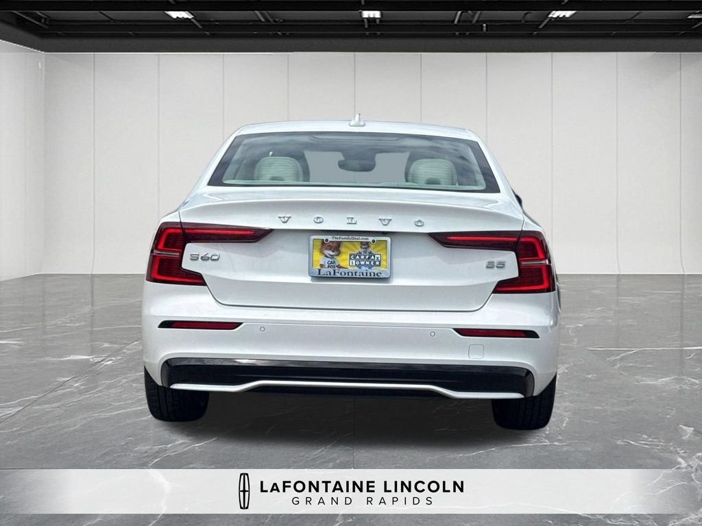 2024 Volvo S60 B5 Core Dark Theme