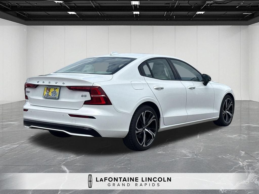 2024 Volvo S60 B5 Core Dark Theme