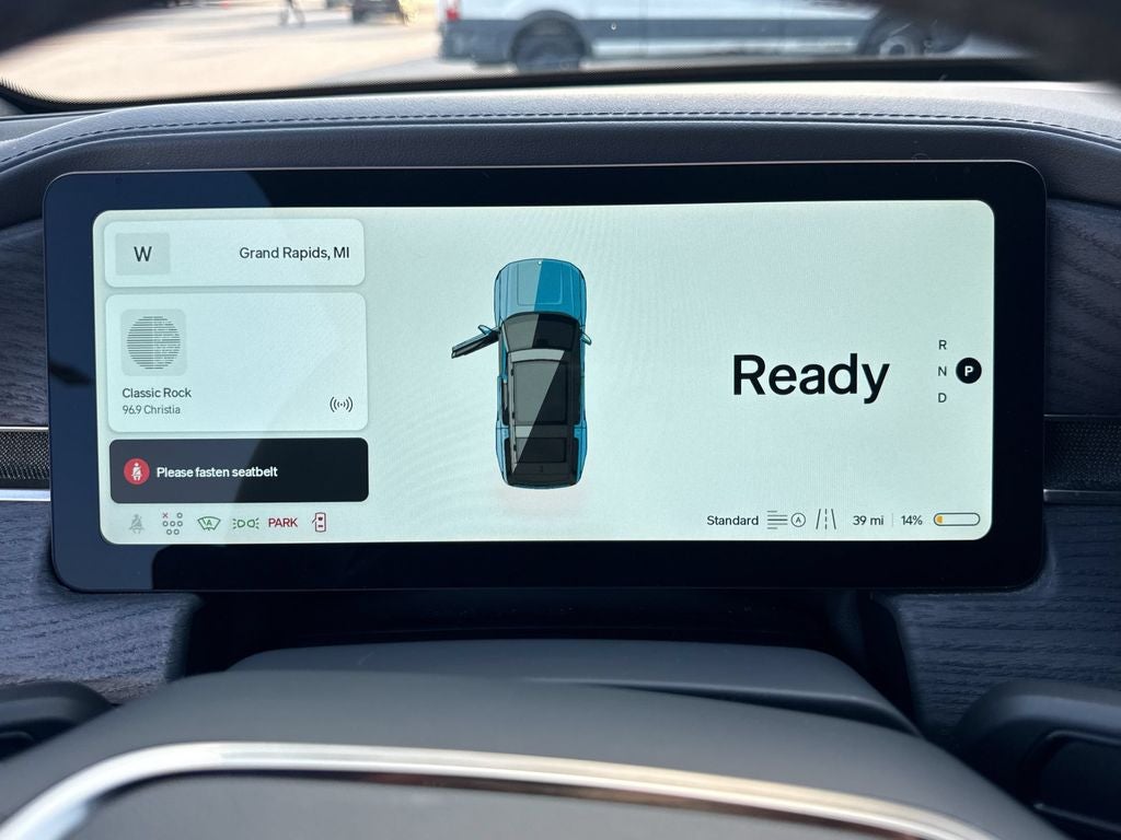 2025 Rivian R1S Adventure Dual Motor Standard Pack