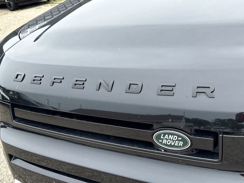 2025 Land Rover Defender 110 S