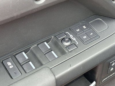 2025 Land Rover Defender 110 S