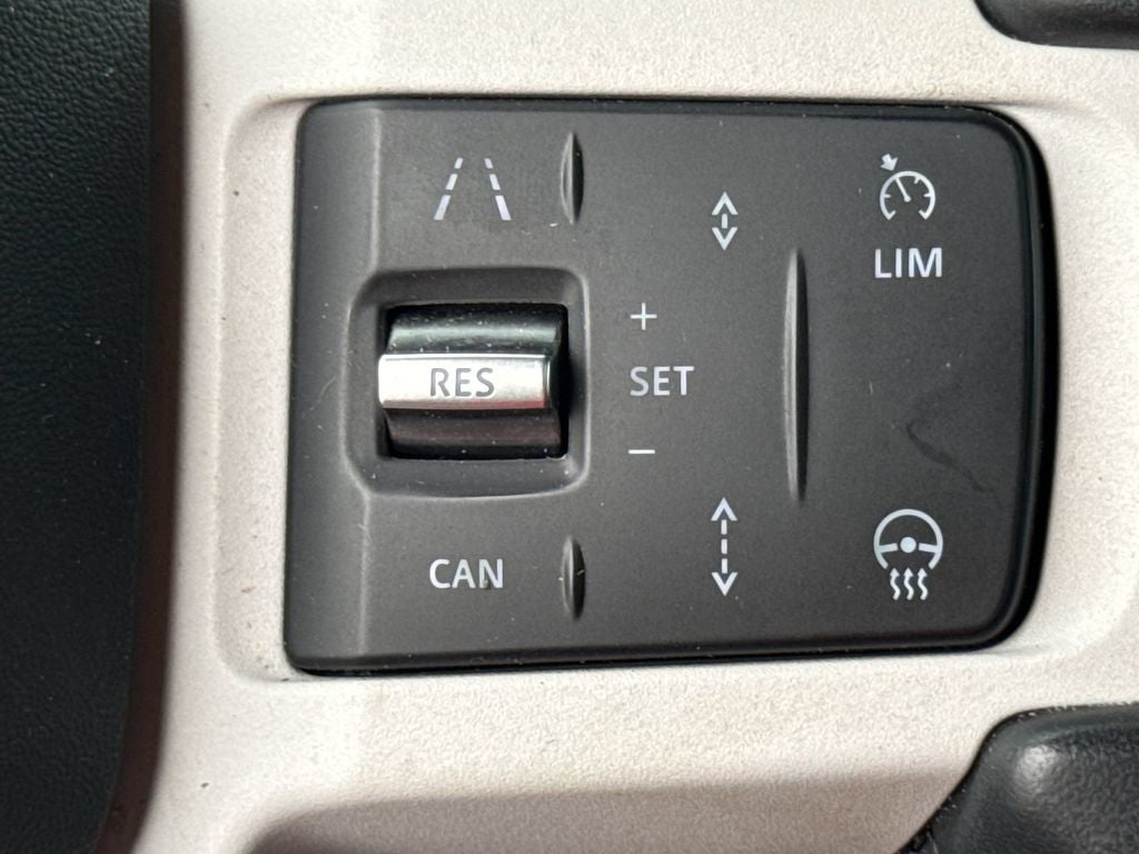 2025 Land Rover Defender 110 S