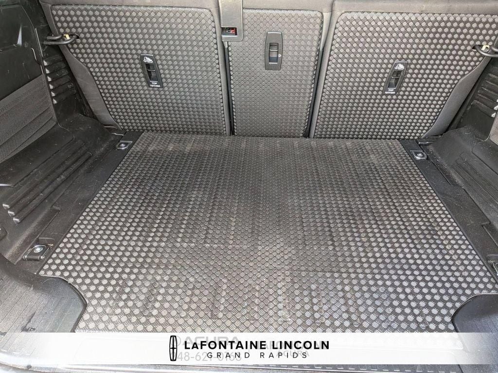2025 Land Rover Defender 110 S