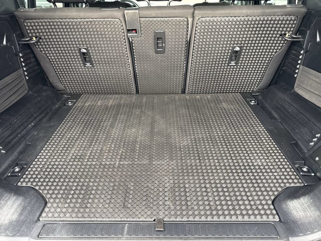 2025 Land Rover Defender 110 S