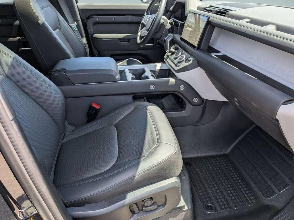 2025 Land Rover Defender 110 S