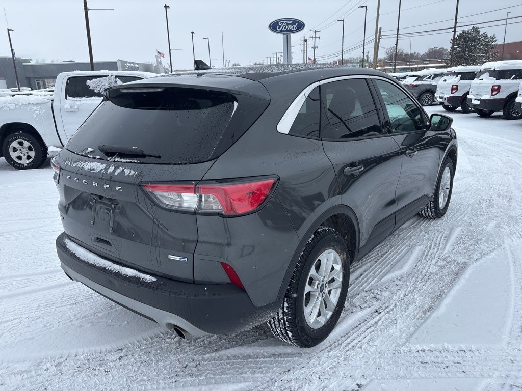 2020 Ford Escape SE