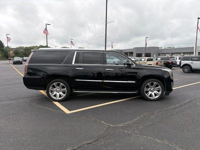 2019 Cadillac Escalade ESV Luxury