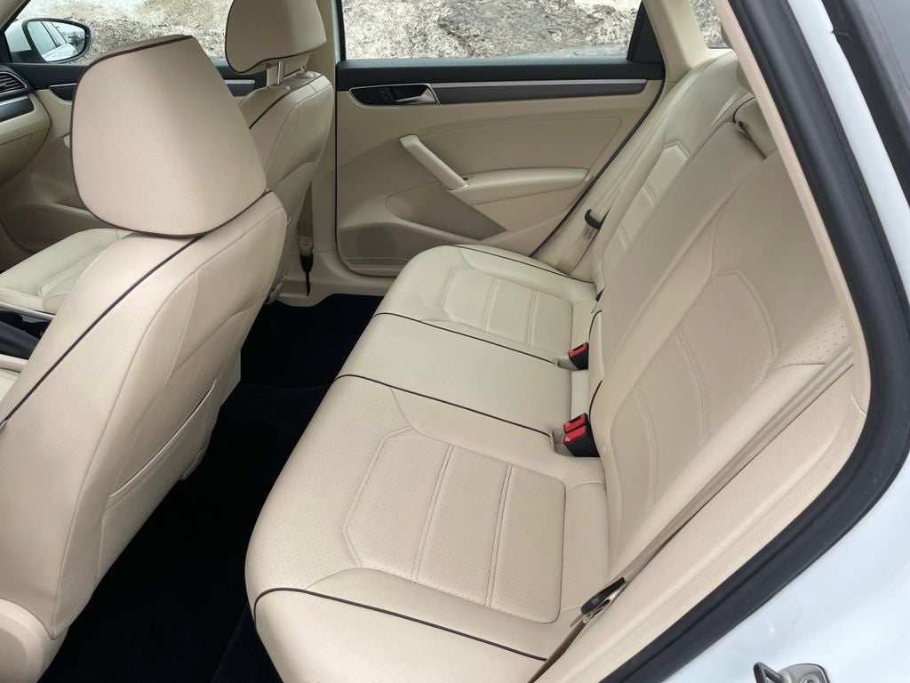 2017 Volkswagen Passat 1.8T R-Line