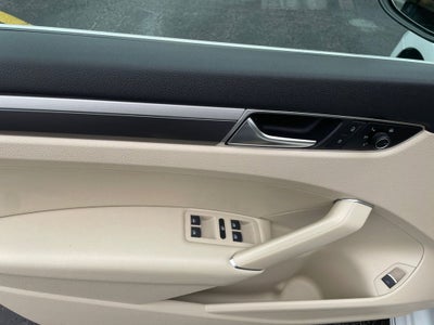 2017 Volkswagen Passat 1.8T R-Line