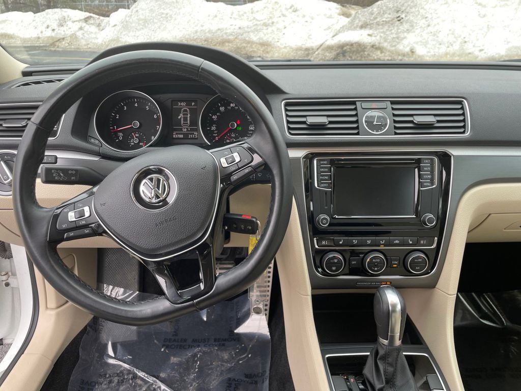 2017 Volkswagen Passat 1.8T R-Line