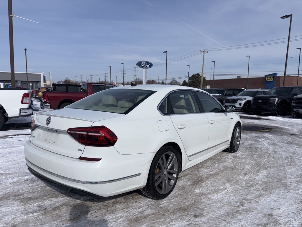 2017 Volkswagen Passat 1.8T R-Line