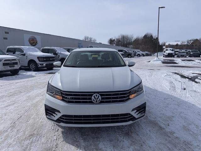 2017 Volkswagen Passat 1.8T R-Line