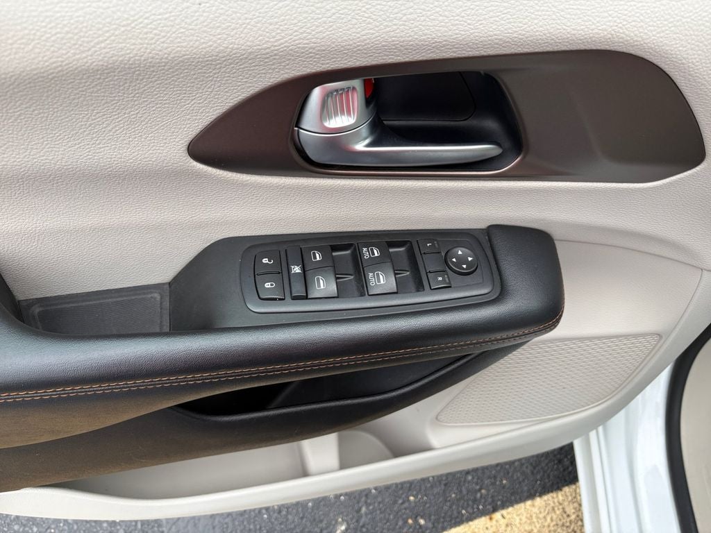 2017 Chrysler Pacifica Touring