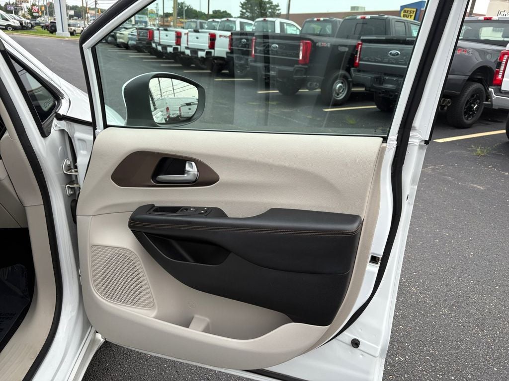 2017 Chrysler Pacifica Touring