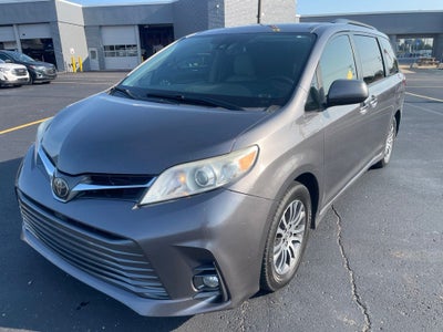2018 Toyota Sienna XLE 8 Passenger