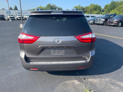 2018 Toyota Sienna XLE 8 Passenger