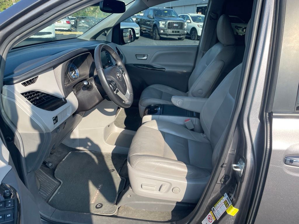 2018 Toyota Sienna XLE 8 Passenger