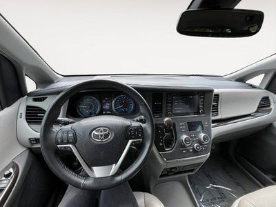 2018 Toyota Sienna XLE 8 Passenger