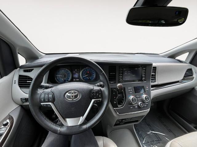 2018 Toyota Sienna XLE 8 Passenger