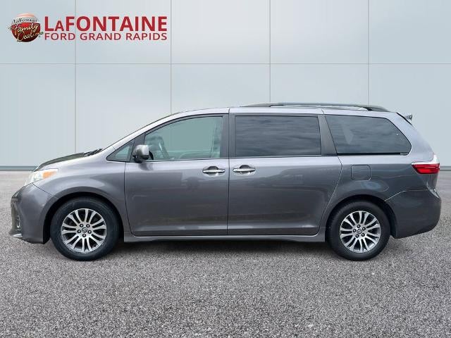 2018 Toyota Sienna XLE 8 Passenger