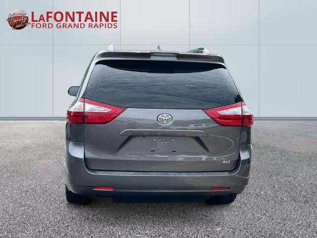 2018 Toyota Sienna XLE 8 Passenger