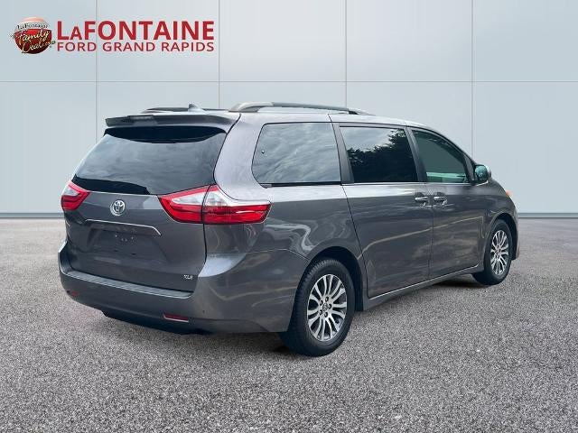 2018 Toyota Sienna XLE 8 Passenger
