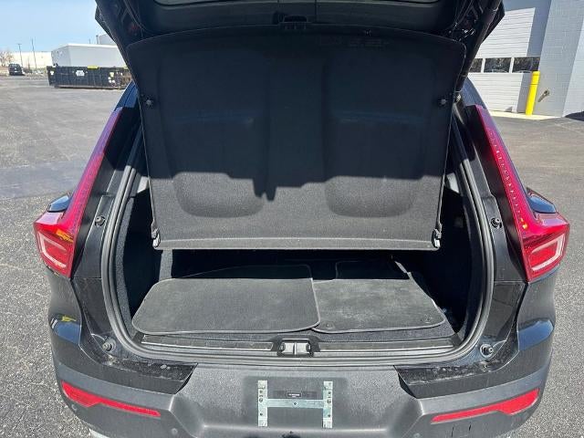 2024 Volvo XC40 B5 Plus Bright Theme