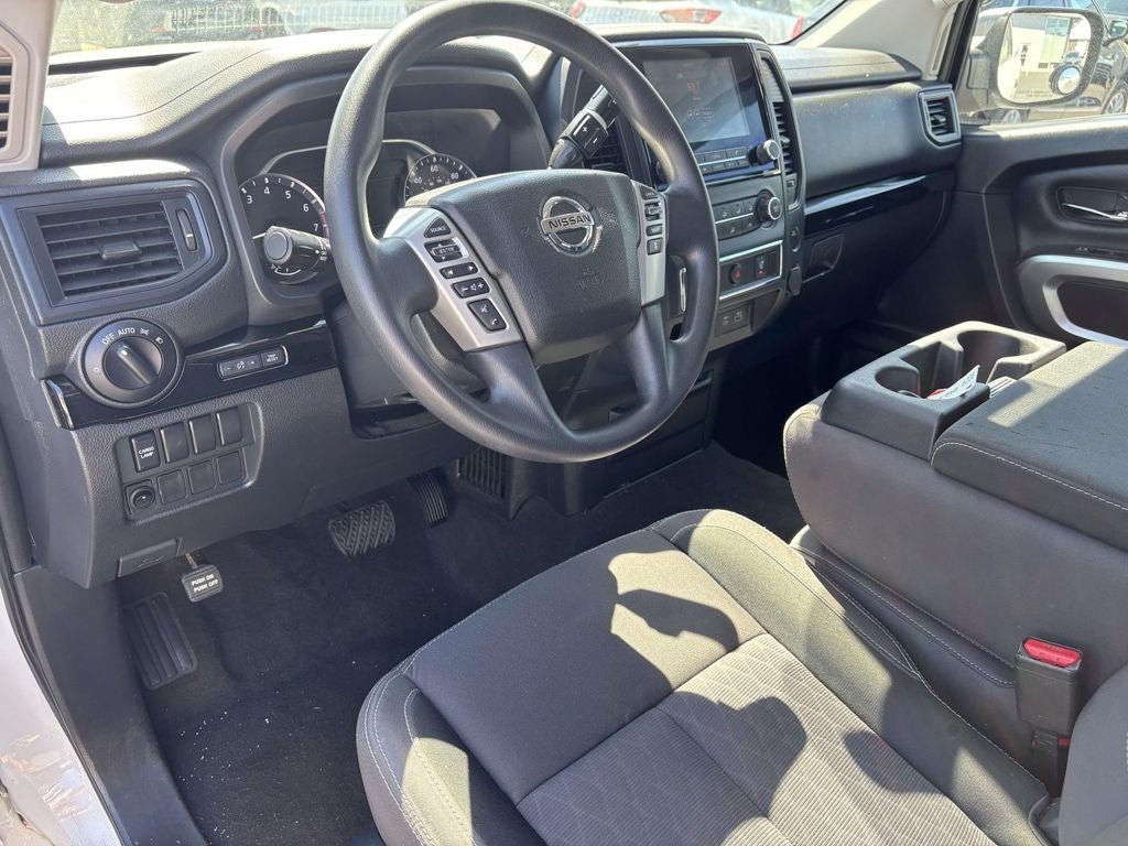 2022 Nissan Titan SV