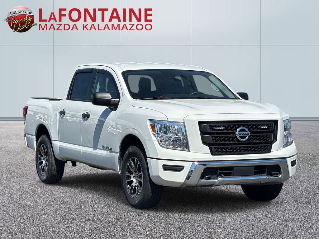 2022 Nissan Titan SV