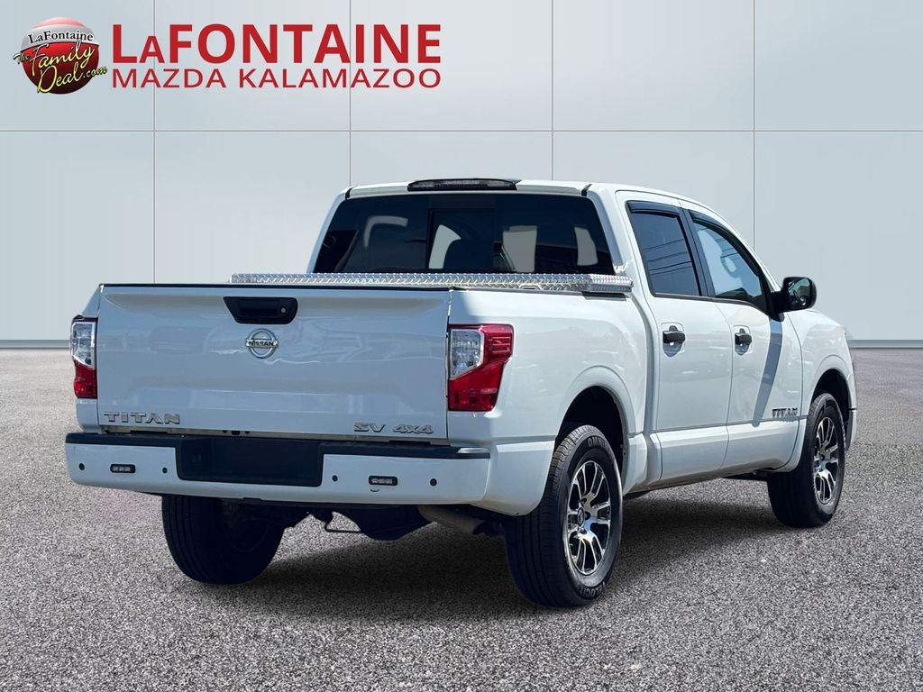 2022 Nissan Titan SV