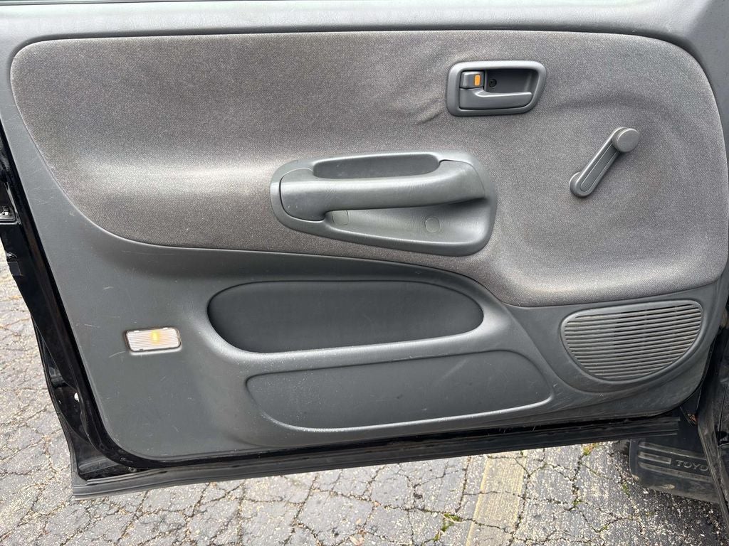 2004 Toyota Tundra SR5