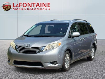 2013 Toyota Sienna XLE 8 Passenger