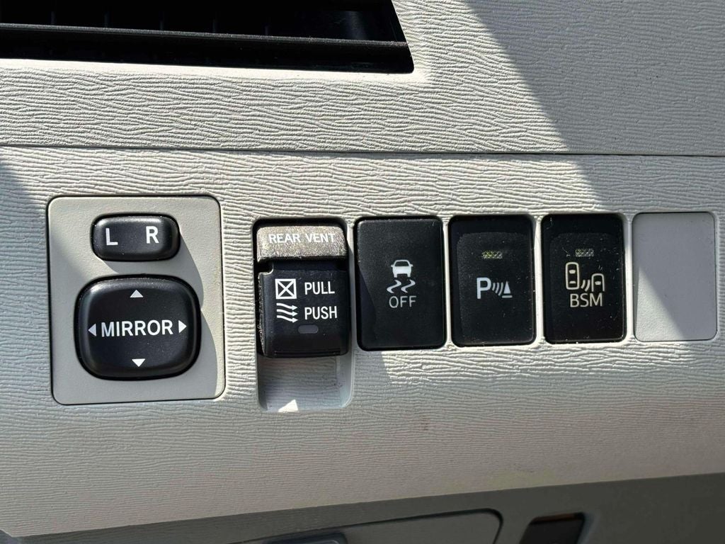 2013 Toyota Sienna XLE 8 Passenger