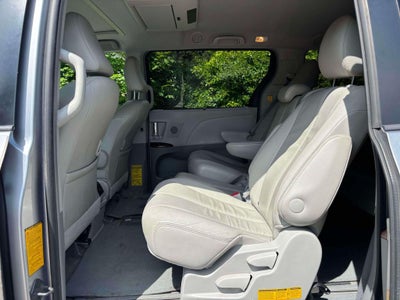 2013 Toyota Sienna XLE 8 Passenger