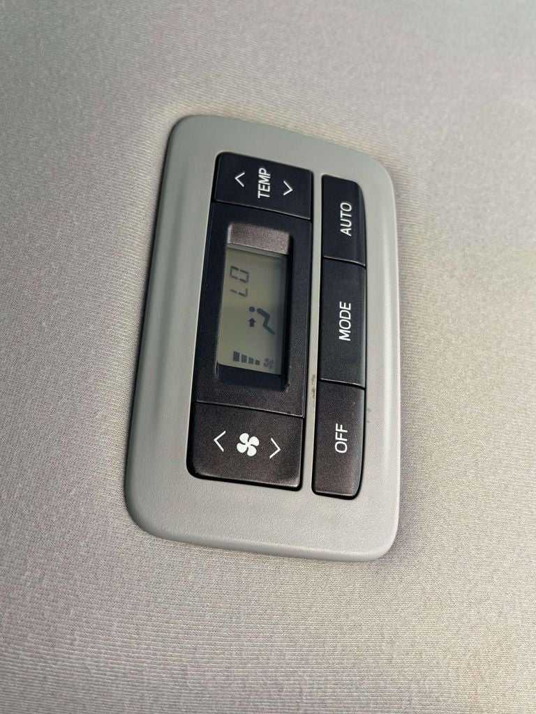 2013 Toyota Sienna XLE 8 Passenger