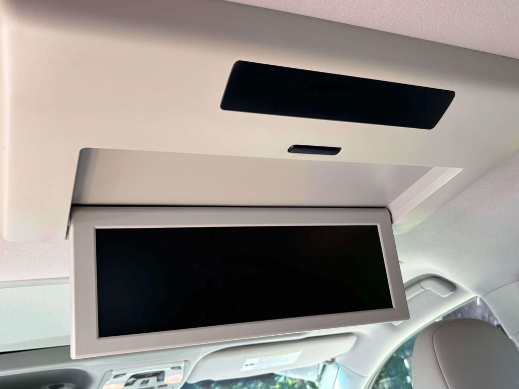 2013 Toyota Sienna XLE 8 Passenger