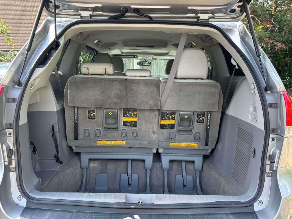 2013 Toyota Sienna XLE 8 Passenger