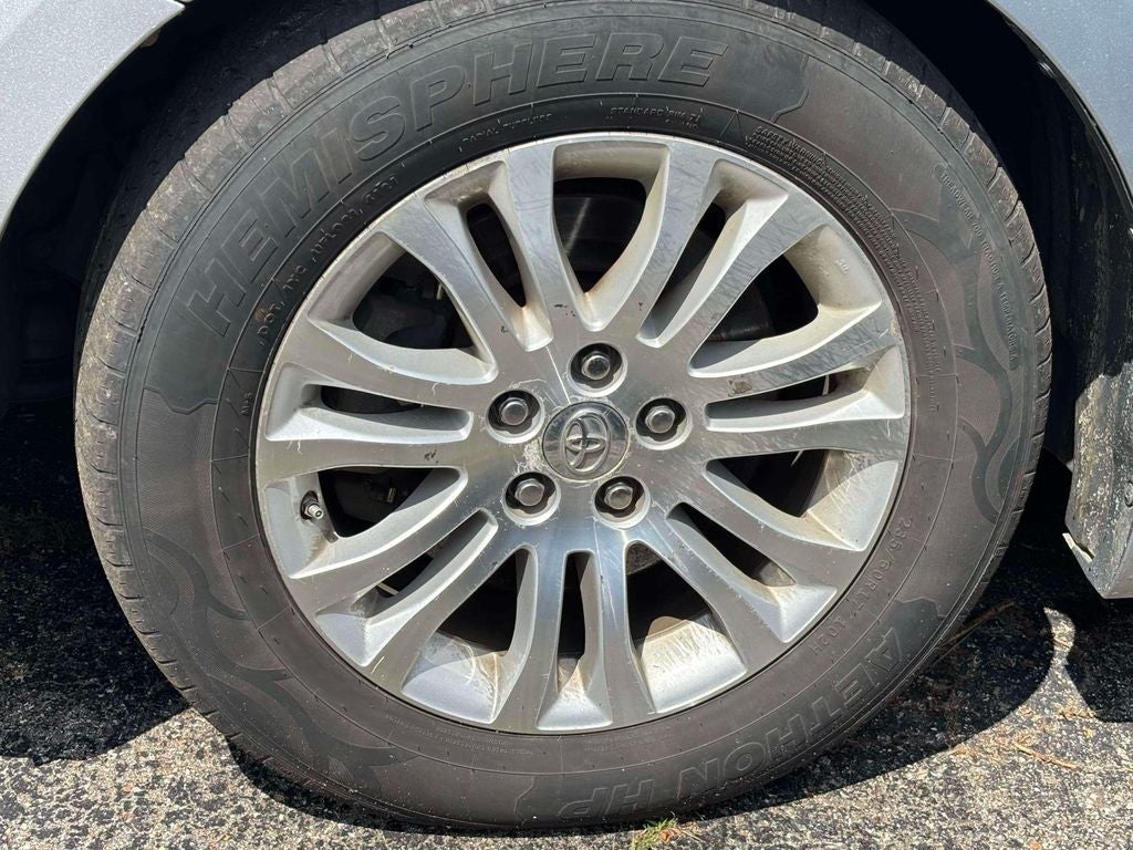 2013 Toyota Sienna XLE 8 Passenger