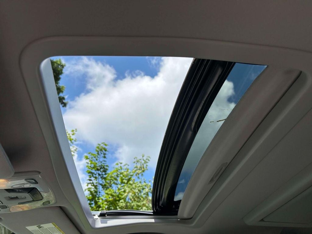 2013 Toyota Sienna XLE 8 Passenger