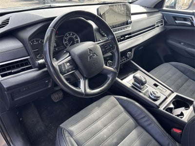 2022 Mitsubishi Outlander SE