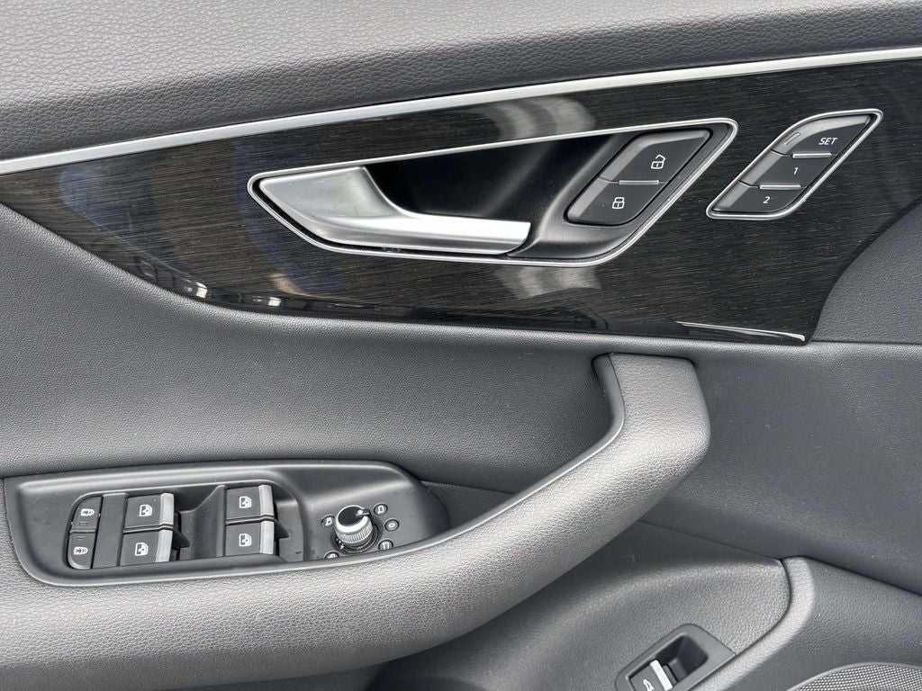 2022 Audi Q7 45 Premium quattro