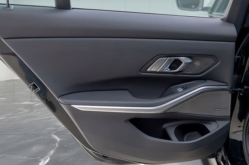 2025 BMW 3 Series 330i xDrive